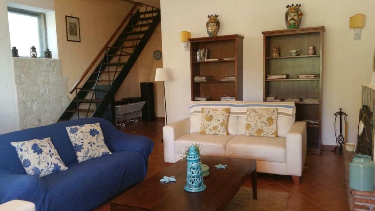 Casa Il Faro Villa Con Piscina كاستلمولا المظهر الخارجي الصورة